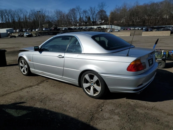 2001 BMW 3 Series 330Ci with VIN WBABS53431JU80364, listed as a Copart auction lot 48250845 with 231,367 mi miles and Non Repairable. Bid and sale history available at carsss.com. Image 2.