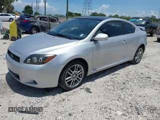 2010 Scion tC z VIN JTKDE3B75A0307320, wystawiony jako IAAI lot #42494128 z przebiegiem 132 516 mil mil oraz . Historia ofert i sprzedaży dostępna na DreamBid. Obrazek 2.