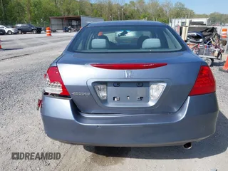 2007 Honda Accord LX z VIN 1HGCM56477A128749, wystawiony jako IAAI lot #42124244 z przebiegiem 224 288 mil mil oraz . Historia ofert i sprzedaży dostępna na DreamBid. Obrazek 16.
