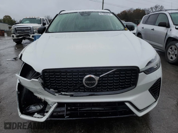 2023 Volvo XC60 Plus Dark Theme with VIN YV4L12RW0P1346161, listed as a Copart auction lot 81305814 with 16,573 mi miles and Clean Title. Bid and sale history available at carsss.com. Image 5.
