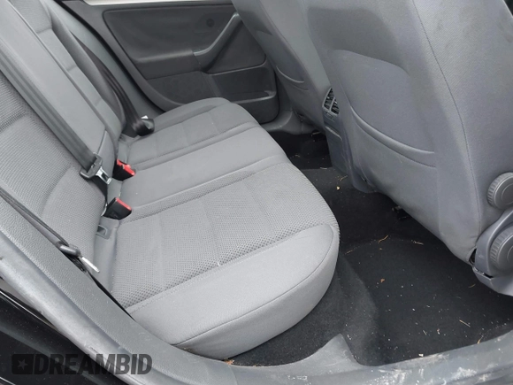 2007 Volkswagen Rabbit с VIN WVWDR71K17W222750, выставлен на аукционе IAAI как лот 41250320 с пробегом 74 120 миль миль и . История ставок и продаж доступна на DreamBid. Изображение 8.