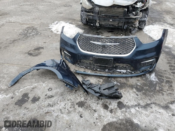 2023 Chrysler Pacifica Hybrid Limited with VIN 2C4RC1S72PR506489, listed as a Copart auction lot 44193625 with 48,433 mi miles and Salvage title. Bid and sale history available at DreamBid. Image 13.