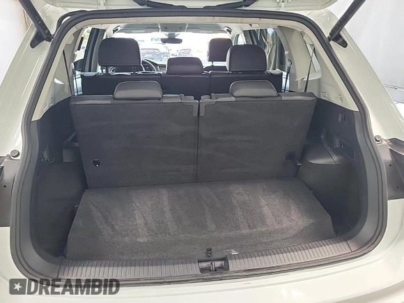 2024 Volkswagen Tiguan SE с VIN 3VV3B7AX4RM085495, выставлен на аукционе IAAI как лот 42796456 с пробегом 34 680 миль миль и . История ставок и продаж доступна на DreamBid. Изображение 3.
