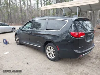 2017 Chrysler Pacifica Touring-L with VIN 2C4RC1BG7HR810077, listed as a IAAI auction lot 41840799 with NaN miles. Bid and sale history available at carsss.com. Image 3.