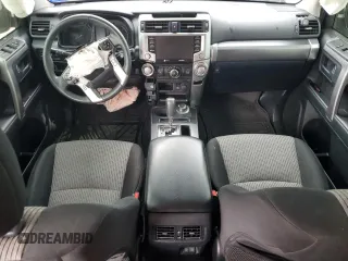 2021 Toyota 4Runner SR5 z VIN JTEMU5JR4M5917821, wystawiony jako Copart lot #51359905 z przebiegiem 77 403 mil mil oraz Szkoda całkowita • Salvage title. Historia ofert i sprzedaży dostępna na DreamBid. Obrazek 8.