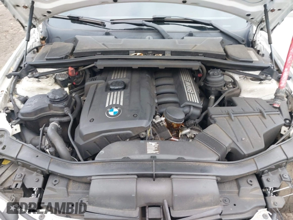 2011 BMW 3 Series 328i xDrive with VIN WBAKF5C54BE655860, listed as a IAAI auction lot 41601663 with 191,244 mi miles. Bid and sale history available at carsss.com. Image 10.