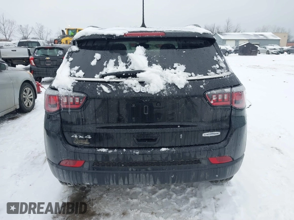 2018 Jeep Compass Altitude with VIN 3C4NJDBB6JT307069, listed as a IAAI auction lot 41351646 with 50,387 mi miles and . Bid and sale history available at carsss.com. Image 16.