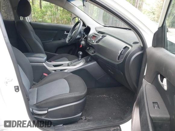 2016 Kia Sportage LX with VIN KNDPB3AC7G7819625, listed as a IAAI auction lot 42214385 with 141,339 mi miles. Bid and sale history available at carsss.com. Image 5.