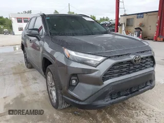 2023 Toyota RAV4 XLE Premium z VIN 2T3C1RFV5PW275984, wystawiony jako IAAI lot #41696254 z przebiegiem 18 911 mil mil oraz . Historia ofert i sprzedaży dostępna na DreamBid. Obrazek 1.