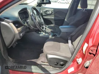 2016 Jeep Cherokee Latitude z VIN 1C4PJMCSXGW368550, wystawiony jako Copart lot #54358445 z przebiegiem 159 013 mil mil oraz Szkoda całkowita • Salvage title. Historia ofert i sprzedaży dostępna na DreamBid. Obrazek 7.