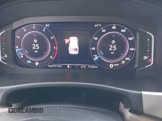2019 Volkswagen Atlas SEL с VIN 1V2ER2CA2KC592691, выставлен на аукционе IAAI как лот 42011478 с пробегом 57 628 миль миль и . История ставок и продаж доступна на DreamBid. Изображение 7.