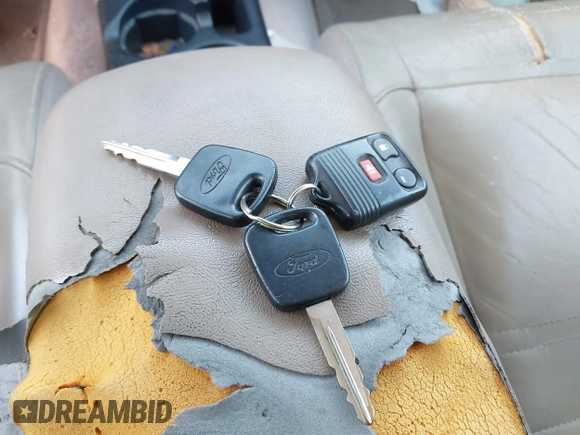 2000 Ford Explorer XLT с VIN 1FMZU73E4YZB70571, выставлен на аукционе IAAI как лот 42317419 с пробегом 233 858 миль миль и . История ставок и продаж доступна на DreamBid. Изображение 11.