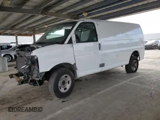 2007 GMC Savana Cargo Van with VIN 1GTGG25V371176393, listed as a Copart auction lot 47267215 with 214,764 mi miles and Salvage Title. Bid and sale history available at carsss.com. Image 1.