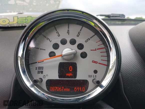 2011 MINI Countryman S z VIN WMWZC5C50BWM11267, wystawiony jako IAAI lot #42197165 z przebiegiem 87 067 mil mil oraz . Historia ofert i sprzedaży dostępna na DreamBid. Obrazek 7.