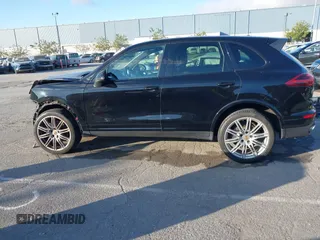 2018 Porsche Cayenne z VIN WP1AA2A24JKA02500, wystawiony jako IAAI lot #41885724 z przebiegiem 70 183 mil mil oraz . Historia ofert i sprzedaży dostępna na DreamBid. Obrazek 15.