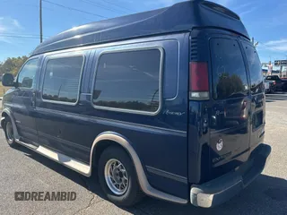 2002 Chevrolet Chevy Van z VIN 1GBFG15M421166126, wystawiony jako Copart lot #82826034 z przebiegiem 213 771 mil mil oraz Czysty tytuł • Clean title. Historia ofert i sprzedaży dostępna na DreamBid. Obrazek 3.