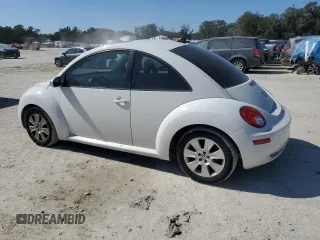 2010 Volkswagen New Beetle Coupe with VIN 3VWRW3AG3AM026607, listed as a Copart auction lot 44252385 with 64,285 mi miles and Salvage Title. Bid and sale history available at carsss.com. Image 2.