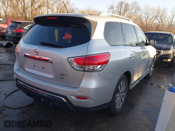 2013 Nissan Pathfinder SV with VIN 5N1AR2MM0DC638476, listed as a IAAI auction lot 41413391 with 120,743 mi miles. Bid and sale history available at carsss.com. Image 4.
