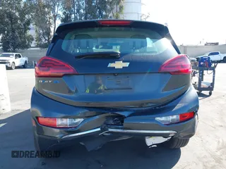 2020 Chevrolet Bolt EV LT z VIN 1G1FY6S05L4135290, wystawiony jako IAAI lot #41598059 z przebiegiem 46 938 mil mil oraz . Historia ofert i sprzedaży dostępna na DreamBid. Obrazek 6.