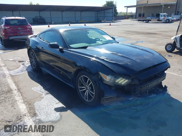 2015 Ford Mustang EcoBoost z VIN 1FA6P8TH4F5377048, wystawiony jako IAAI lot #42234256 z przebiegiem 160 455 mil mil oraz . Historia ofert i sprzedaży dostępna na DreamBid. Obrazek 1.