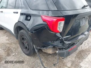 2021 Ford Police Interceptor Utility z VIN 1FM5K8ABXMGA46944, wystawiony jako IAAI lot #42087400 z przebiegiem 82 623 mil mil oraz . Historia ofert i sprzedaży dostępna na DreamBid. Obrazek 6.