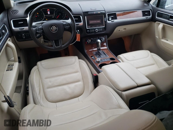 2013 Volkswagen Touareg Lux with VIN WVGEF9BP0DD002814, listed as a Copart auction lot 83015434 with 143,320 mi miles and Salvage Title. Bid and sale history available at DreamBid. Image 8.