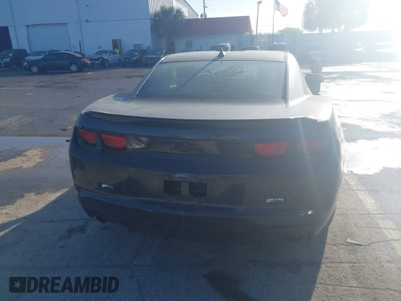 2011 Chevrolet Camaro 1LT z VIN 2G1FB1ED6B9166854, wystawiony jako IAAI lot #41694968 z przebiegiem 203 119 mil mil oraz . Historia ofert i sprzedaży dostępna na DreamBid. Obrazek 16.
