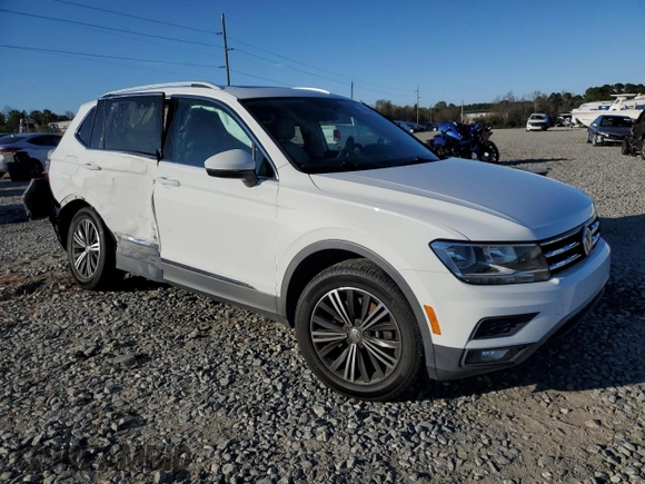 2018 Volkswagen Tiguan SEL z VIN 3VV3B7AX3JM047891, wystawiony jako Copart lot #41615545 z przebiegiem 63 995 mil mil oraz Szkoda całkowita • Salvage title. Historia ofert i sprzedaży dostępna na DreamBid. Obrazek 4.