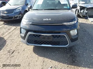 2022 Kia Soul LX with VIN KNDJ23AU0N7163473, listed as a IAAI auction lot 40776662 with 56,477 mi miles. Bid and sale history available at carsss.com. Image 12.