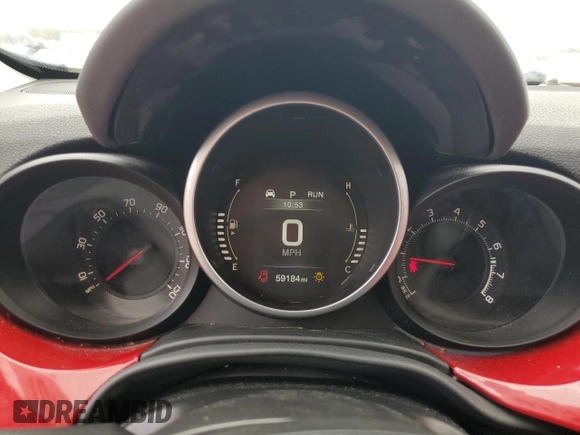 2016 FIAT 500X Lounge z VIN ZFBCFYDT5GP384439, wystawiony jako Copart lot #54545015 z przebiegiem 59 184 mil mil oraz Szkody całkowita. Historia ofert i sprzedaży dostępna na DreamBid. Obrazek 9.