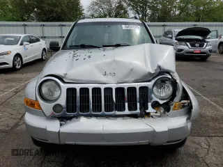2005 Jeep Liberty Limited z VIN 1J4GL58K15W650799, wystawiony jako Copart lot #56036635 z przebiegiem 147 321 mil mil oraz Szkoda całkowita • Salvage title. Historia ofert i sprzedaży dostępna na DreamBid. Obrazek 5.