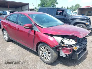 2013 Ford Focus SE с VIN 1FADP3F26DL242146, выставлен на аукционе IAAI как лот 42679877 с пробегом 207 908 миль миль и . История ставок и продаж доступна на DreamBid. Изображение 1.
