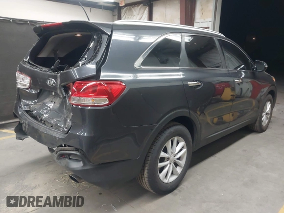 2018 Kia Sorento LX with VIN 5XYPG4A58JG363749, listed as a IAAI auction lot 42109662 with 109,667 mi miles and . Bid and sale history available at DreamBid. Image 4.