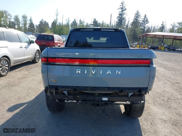 2022 Rivian R1T Adventure Package with VIN 7FCTGAAA5NN007018, listed as a IAAI auction lot 42018939 with 41,991 mi miles. Bid and sale history available at carsss.com. Image 17.