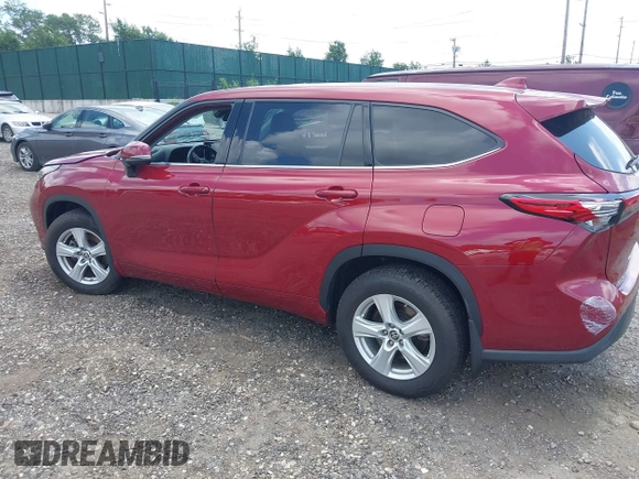 2021 Toyota Highlander L with VIN 5TDBZRBH8MS529396, listed as a IAAI auction lot 42708605 with 49,455 mi miles and . Bid and sale history available at DreamBid. Image 3.