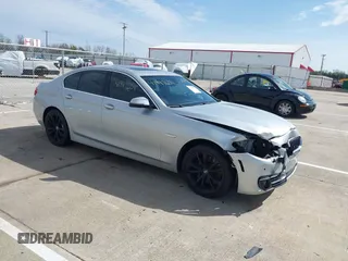 2015 BMW 5 Series 535i z VIN WBA5B1C57FG127497, wystawiony jako IAAI lot #41947604 z przebiegiem 145 577 mil mil oraz . Historia ofert i sprzedaży dostępna na DreamBid. Obrazek 1.