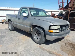 2000 Chevrolet Silverado 1500 with VIN 1GCEC14W4YZ141940, listed as a IAAI auction lot 41702750 with 1 mi miles. Bid and sale history available at carsss.com. Image 1.