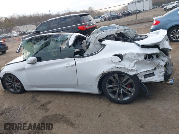 2014 Hyundai Genesis Coupe 3.8 Ultimate with VIN KMHHU6KJ3EU118037, listed as a IAAI auction lot 41898372 with 1 mi miles. Bid and sale history available at carsss.com. Image 13.