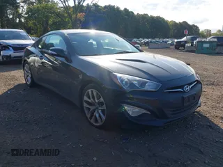 2016 Hyundai Genesis Coupe 3.8L Base with VIN KMHHT6KJ5GU136772, listed as a IAAI auction lot 40543019 with 93,597 mi miles. Bid and sale history available at carsss.com. Image 1.