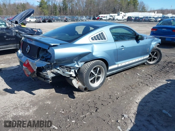 2008 Ford Mustang Deluxe with VIN 1ZVHT80NX85135471, listed as a IAAI auction lot 41985289 with 148,952 mi miles. Bid and sale history available at carsss.com. Image 4.