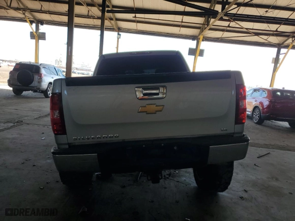 2007 Chevrolet Silverado 1500 LT w/1LT with VIN 2GCEC13C771612512, listed as a Copart auction lot 47241715 with 131,495 mi miles and Salvage Title. Bid and sale history available at carsss.com. Image 6.