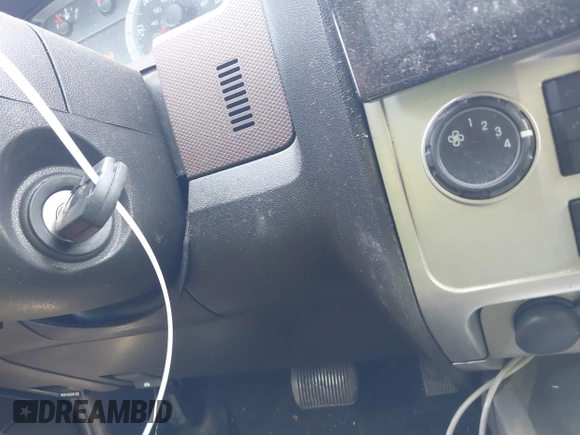 2008 Ford Escape XLT с VIN 1FMCU931X8KB06459, выставлен на аукционе IAAI как лот 42055096 с пробегом 156 316 миль миль и . История ставок и продаж доступна на DreamBid. Изображение 11.