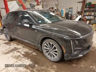 2024 Cadillac LYRIQ Sport z VIN 1GYKPTRL4RZ104562, wystawiony jako IAAI lot #41543433 z przebiegiem 50 121 mil mil oraz . Historia ofert i sprzedaży dostępna na DreamBid. Obrazek 1.