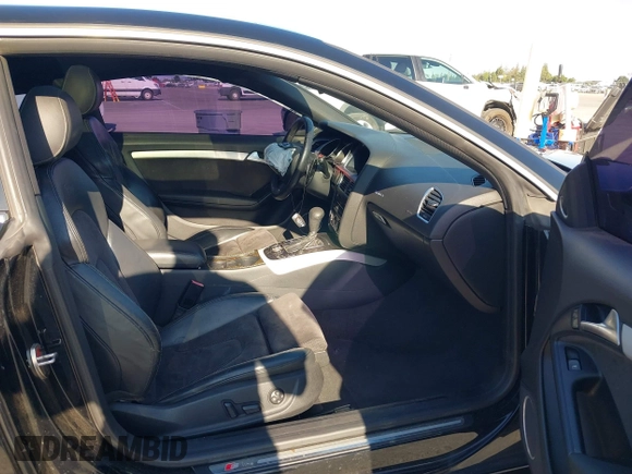 2011 Audi A5 Prestige z VIN WAUWFAFR7BA003895, wystawiony jako IAAI lot #42472546 z przebiegiem 93 168 mil mil oraz . Historia ofert i sprzedaży dostępna na DreamBid. Obrazek 5.