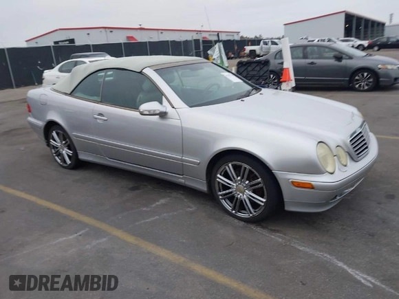 2001 Mercedes-Benz CLK 320 z VIN WDBLK65G81T083711, wystawiony jako IAAI lot #41197334 z przebiegiem 215 544 mil mil oraz . Historia ofert i sprzedaży dostępna na DreamBid. Obrazek 1.