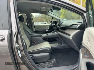 2022 Toyota Sienna LE z VIN 5TDKSKFC5NS060442, wystawiony jako Copart lot #54829285 z przebiegiem 156 862 mil mil oraz Czysty tytuł • Clean title. Historia ofert i sprzedaży dostępna na DreamBid. Obrazek 8.