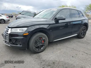 2018 Audi Q5 Premium z VIN WA1ANAFY9J2105578, wystawiony jako Copart lot #55483725 z przebiegiem 82 141 mil mil oraz Szkoda całkowita • Salvage title. Historia ofert i sprzedaży dostępna na DreamBid. Obrazek 1.