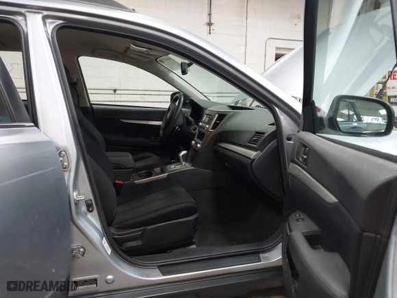 2014 Subaru Outback 2.5i with VIN 4S4BRCAC0E3322986, listed as a IAAI auction lot 41813358 with 96,936 mi miles. Bid and sale history available at carsss.com. Image 5.