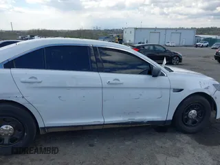 2015 Ford Police Interceptor с VIN 1FAHP2L80FG195423, выставлен на аукционе IAAI как лот 42054288 с пробегом 148 313 миль миль и . История ставок и продаж доступна на DreamBid. Изображение 18.