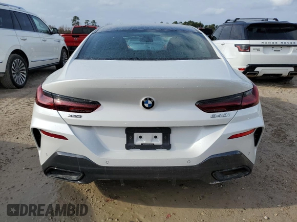 2021 BMW 8 Series 840i z VIN WBAGV4C00MCF65565, wystawiony jako Copart lot #72652692 z przebiegiem Nie podano mil oraz . Historia ofert i sprzedaży dostępna na DreamBid. Obrazek 6.